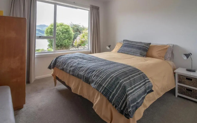 Kingfisher's Perch - Takamatua Holiday Home
