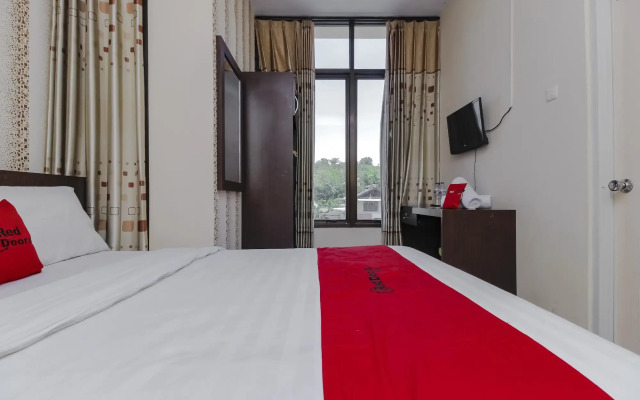 RedDoorz Plus @ Paal 2 Manado