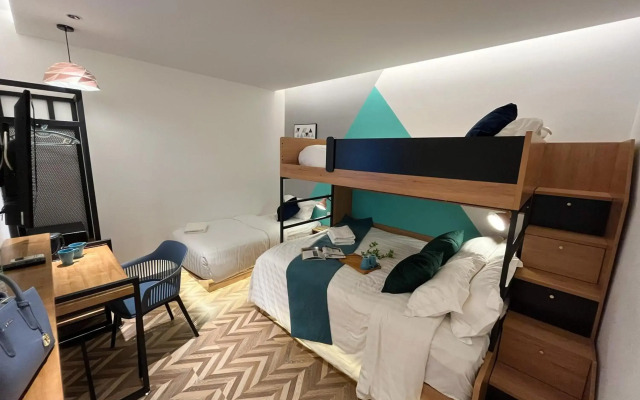 Apple 1 Hotel Queensbay