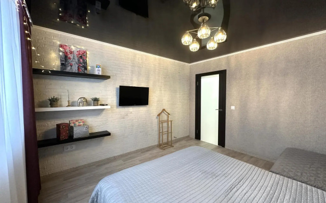 Compass (Компасс) на улице 50 лет Октября