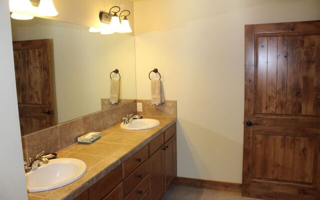 Glenwood Canyon Resort