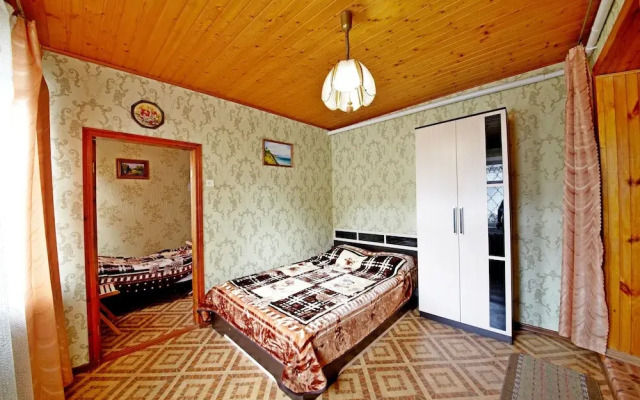 Guest House on Chernomorskaya Ulitsa