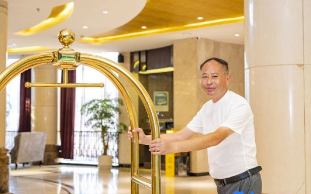 Jin Guan Hotel, Qianjiang, Chongqing – People – Chongqing