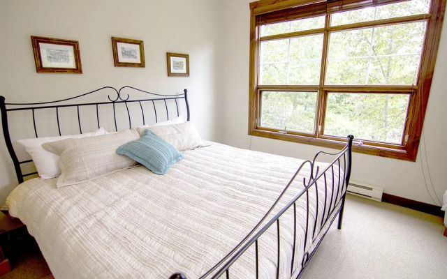 Tremblant les Eaux by Location ADP Tremblant