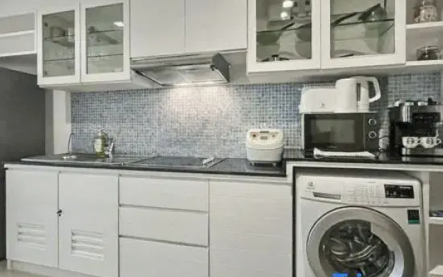 Kris - Modern Spacious 2 Bedrooms Condo With Pool