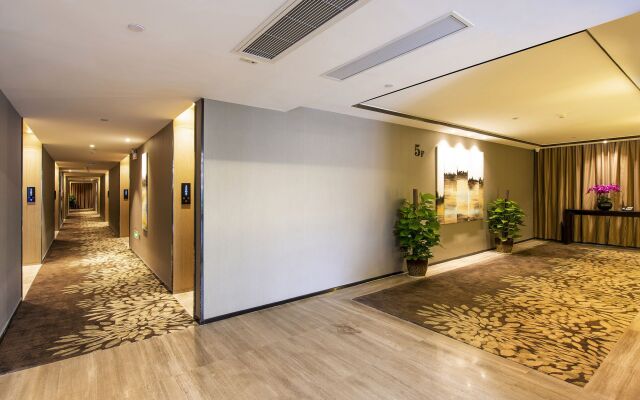 Phoenix Valley Holiday Hotel