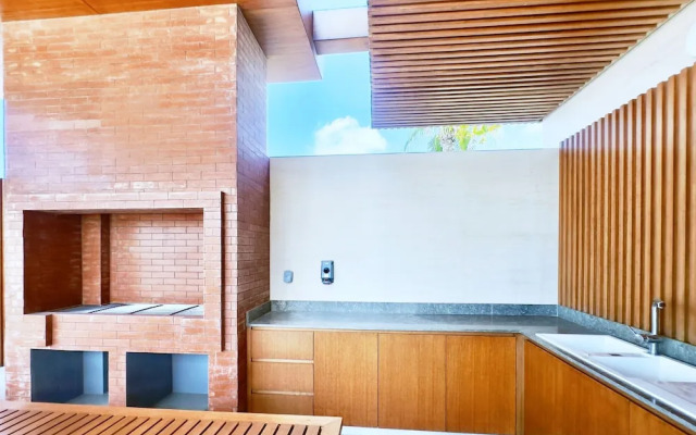 Contemporary La Mer 1BR w Beach Access