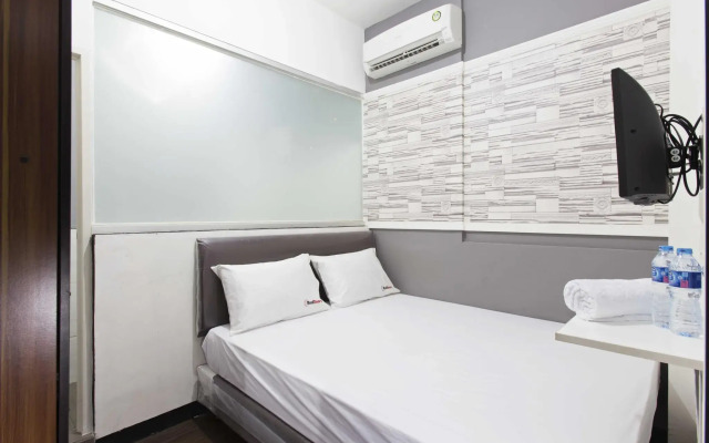 RedDoorz near Asemka