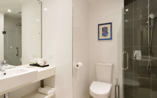 Ramada Suites by Wyndham Wailoaloa Beach Fiji Hotel