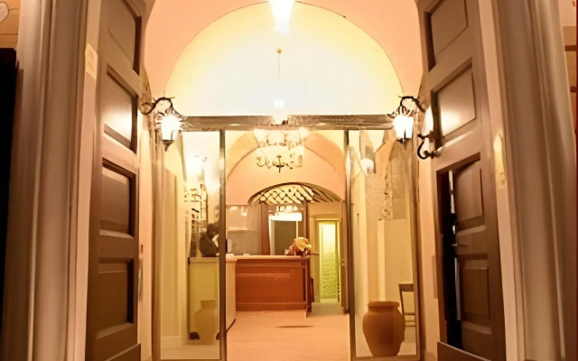 Akropolis Hotel