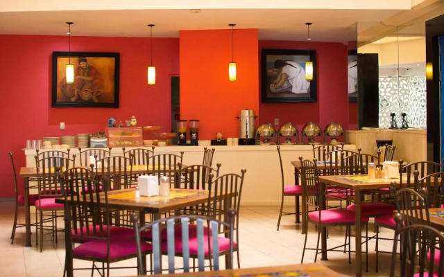 Hotel Real Azteca Boulevard