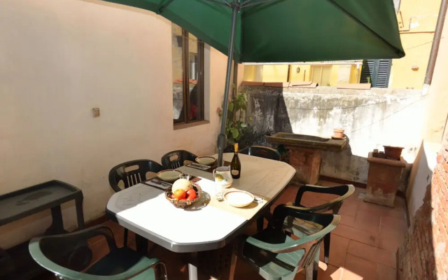 Lucca Central Garden Cottage