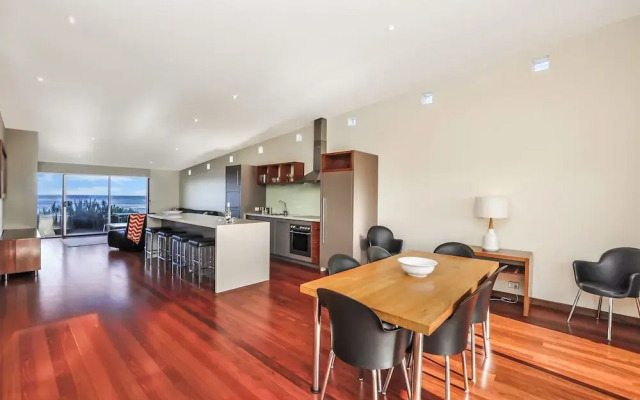 Hearn's Beachside Villa 8