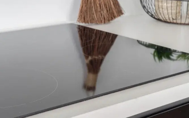 Modern 2BR Apartment with Sauna & Large Balcony