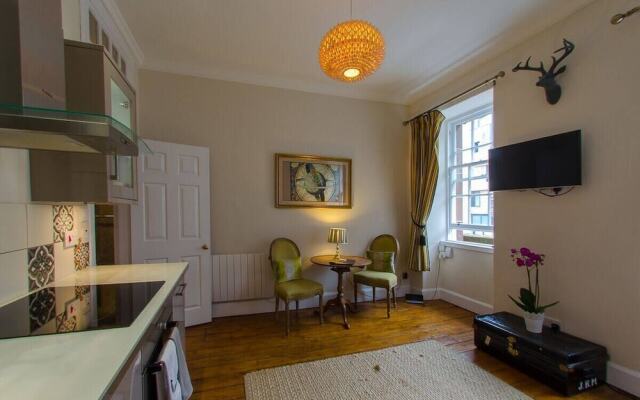 Royal Mile Tower Apartment