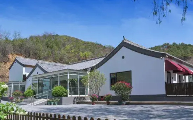 Gubei Yuehai Homestay (Gubeikou Shuizhen Shop)