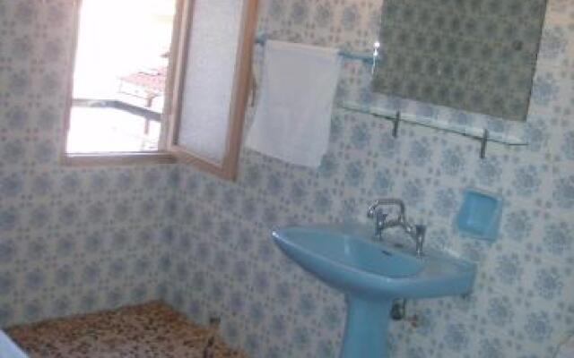 Rania House Apartments