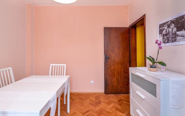FM Deluxe 2-BDR Apartment - Sunshine