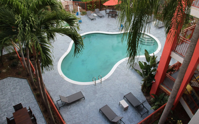 Boca Suites Deerfield Beach, SureStay Collection by BW
