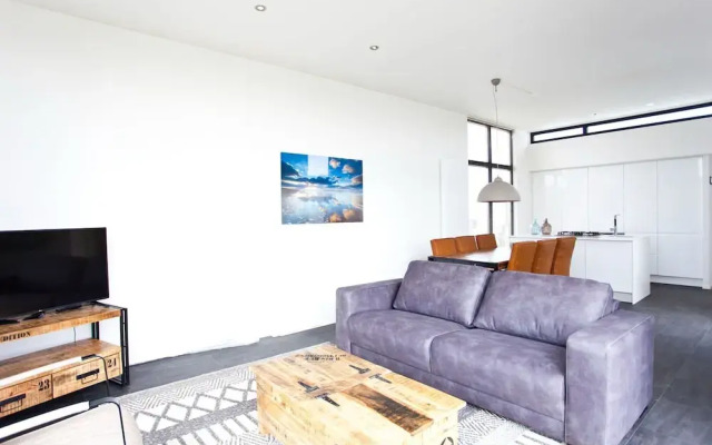 Modern Holiday Home 600 m From the sea