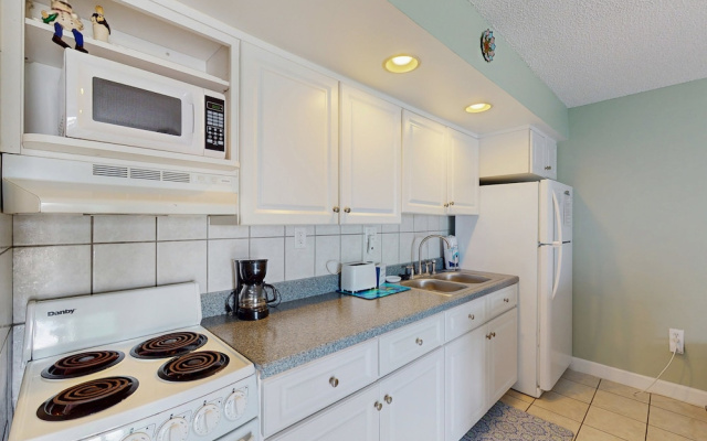 Mariners Cove 302