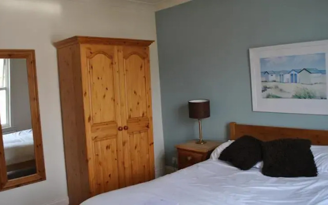 Edmund House - Guest house