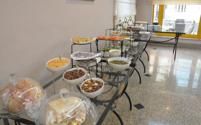 Capri Hotel Suites