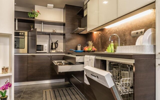 TEIS Apartments