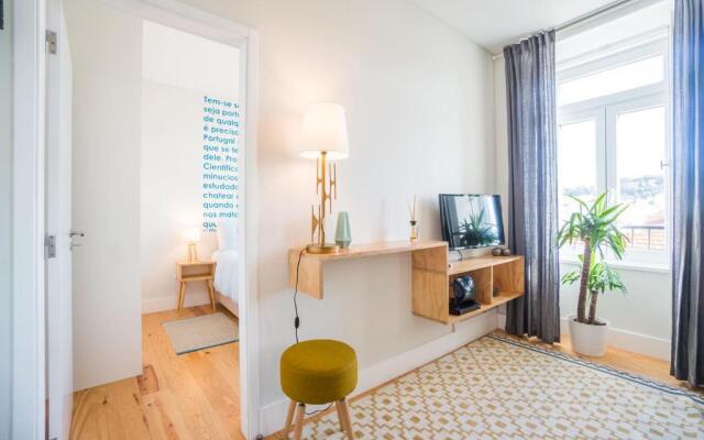GuestReady - Chic and Vibrant Apt with Stunning Views - Anjos