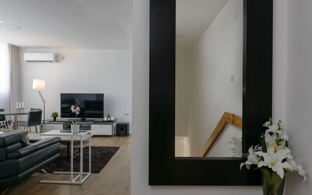 Luxurious Hilton Beach 2BR Suite Parking