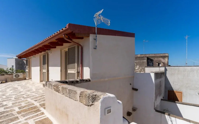 2873 Villa Pussacra by Barbarhouse