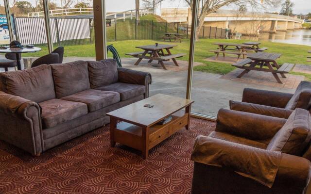 Moruya Waterfront Hotel Motel