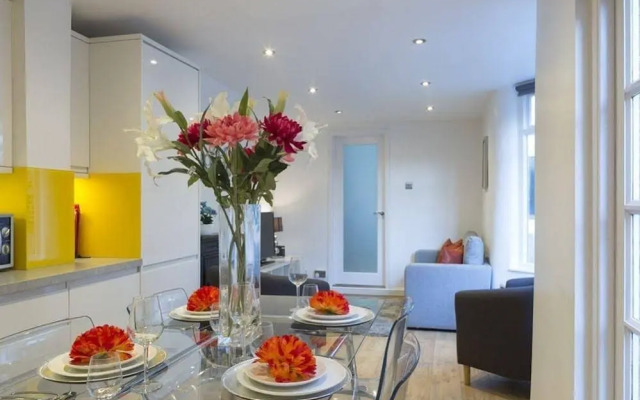 Charming Tower Bridge Apartment