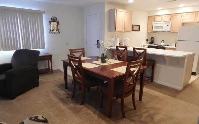 Four Seasons Racquet Club Condominiums