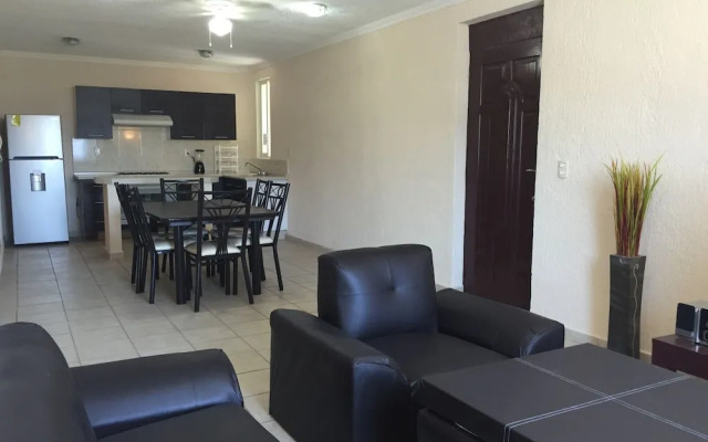 Adamaris Condo Condesa