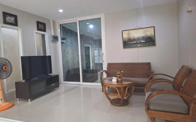 Maikhao Home Garden Bungalow
