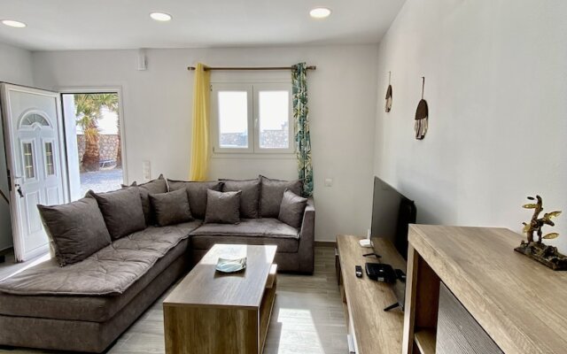 Sea Sound Villa at Perivolos Santorini