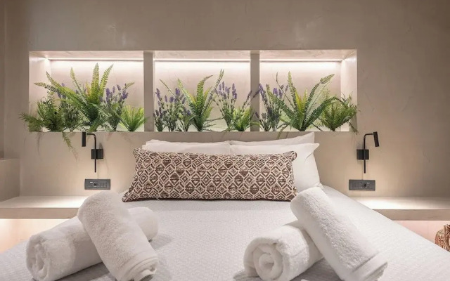 Apollonos 28 Luxury Suites
