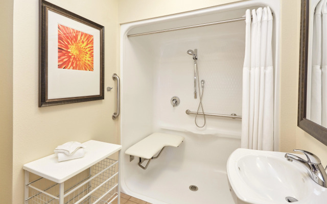 Staybridge Suites, Lincolnshire by IHG