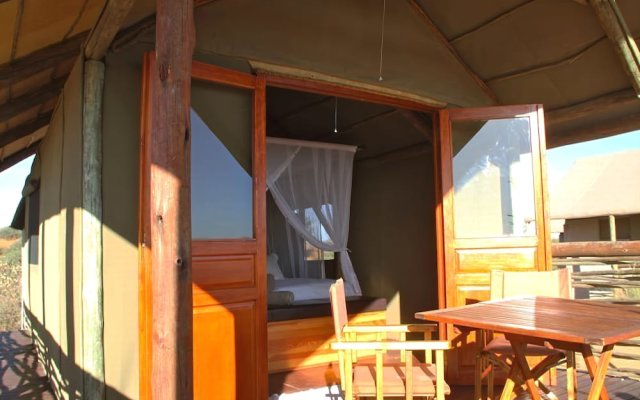 Intu Africa Suricate Tented Kalahari Lodge