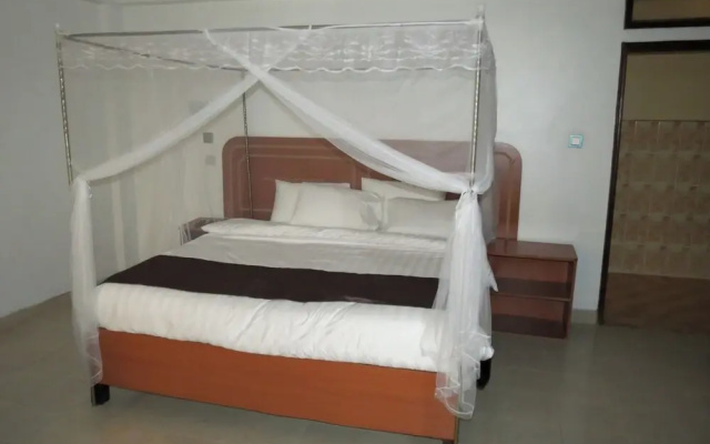 Kim's Breeze Hotel Ltd and Choma Zone