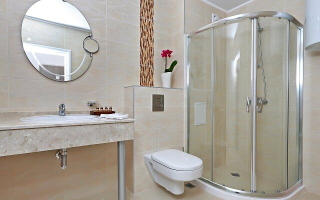 White Rock Castle Suite Hotel & SPA