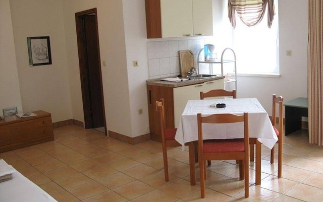 Vila 4m - Boarding House And Apartments