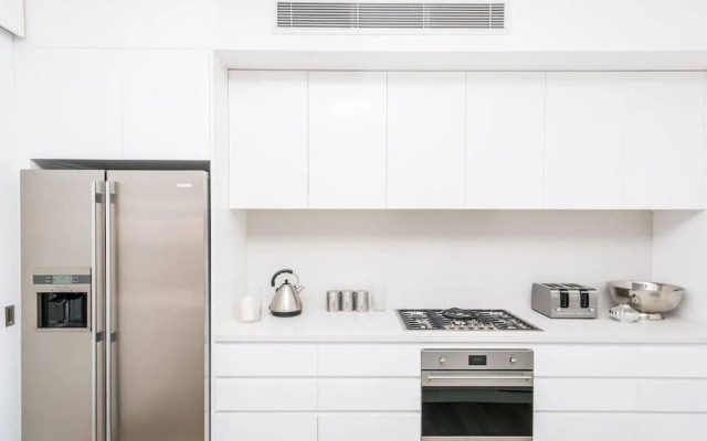 BB56 Bright and Breezy Bondi Beach House