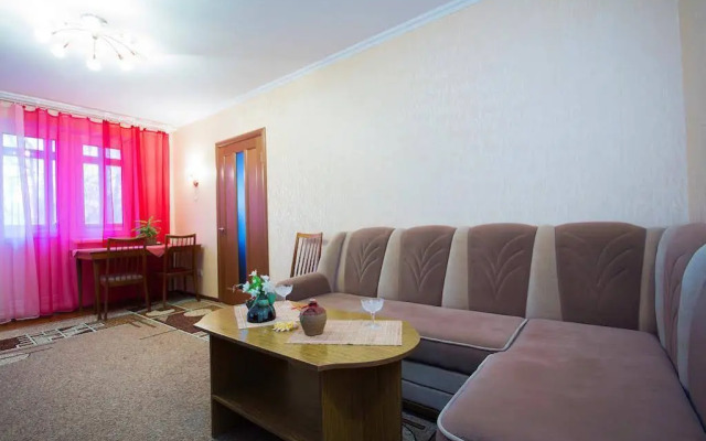 Apartment on Smolyachkova Street