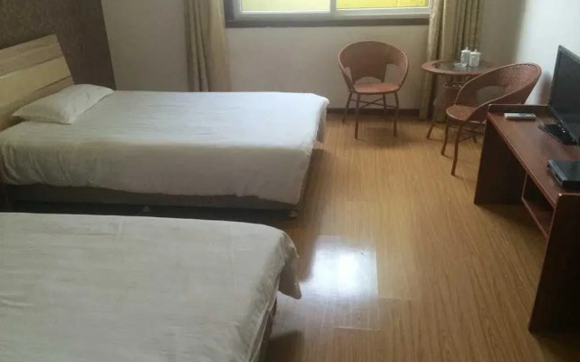 Qingdao Guanhaichao Business Hotel