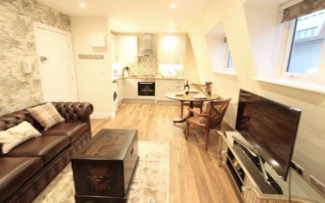 Modern apt close to Paddington station / sleeps 3