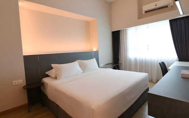 Crown Regency Serviced Suites
