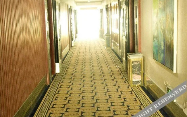 Phoenix Holiday Hotel