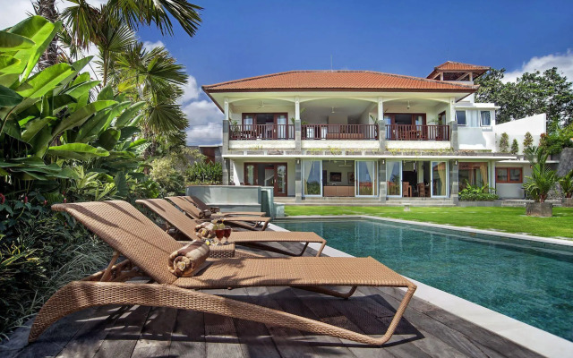 Villa Yenian by Villa Finder